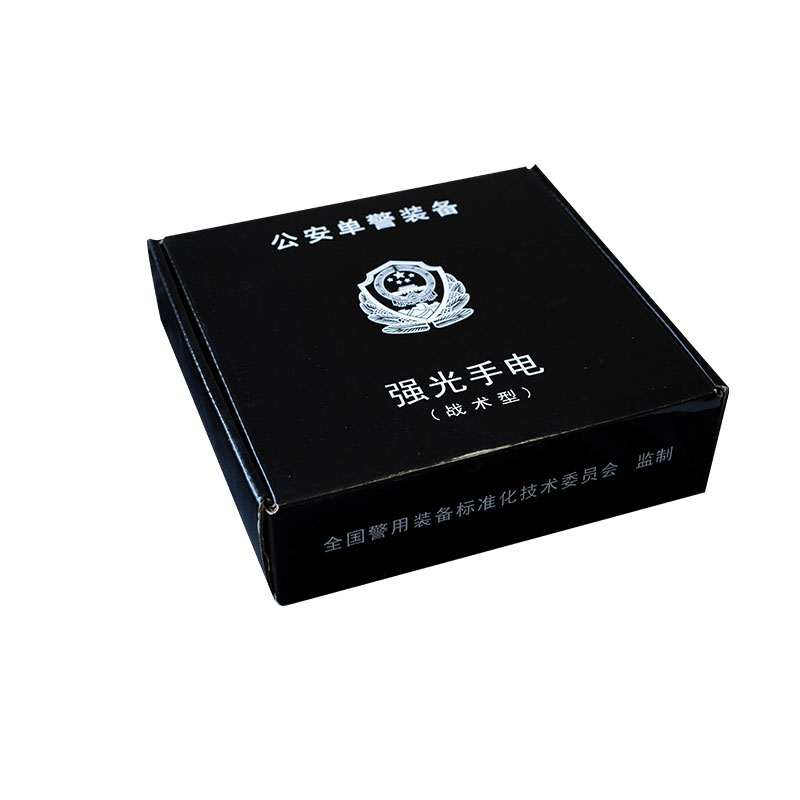 战术型强光手电筒